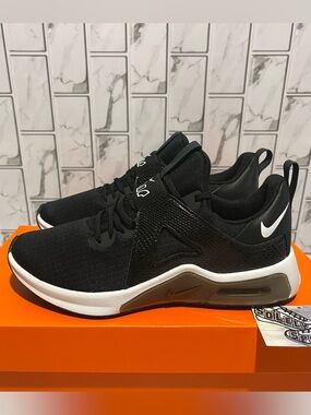 New Nike Air Max Bella TR 5 Workout Training Shoes Black White Womens 6.5
